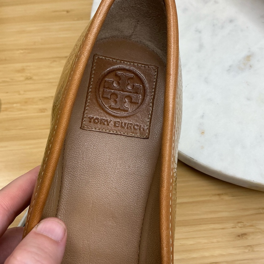 Tory Burch Size 10 Aaden Camel Flat - Picture 15 of 16